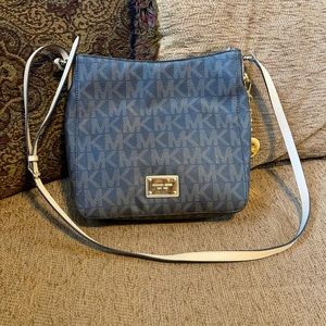 Micheal Kors crossbody